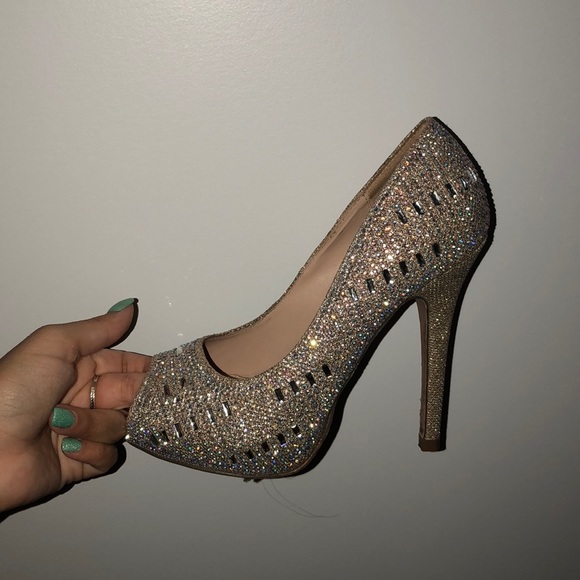 Heels - Picture 3 of 6